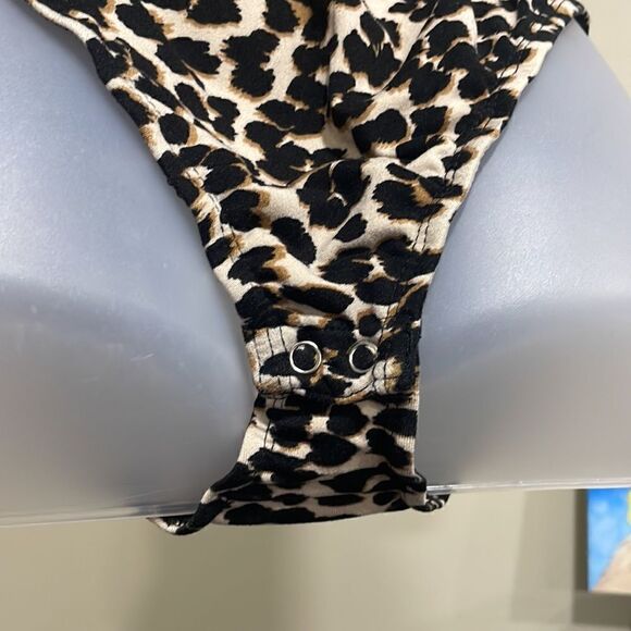 NWOT Almost Famous Leopard Bodysuit leotard with snaps.  Size L large 12/14 - Picture 7 of 11